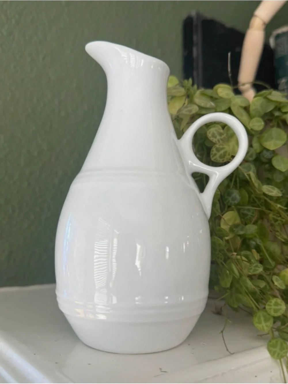 Elegant White Ceramic Cruets - Classic Serveware Accent